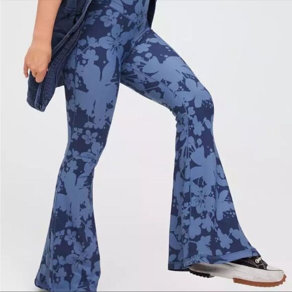 OFFLINE By Aerie Real Me Floral High Waisted Crossover Super Flare Legging XS - Picture 5 of 8